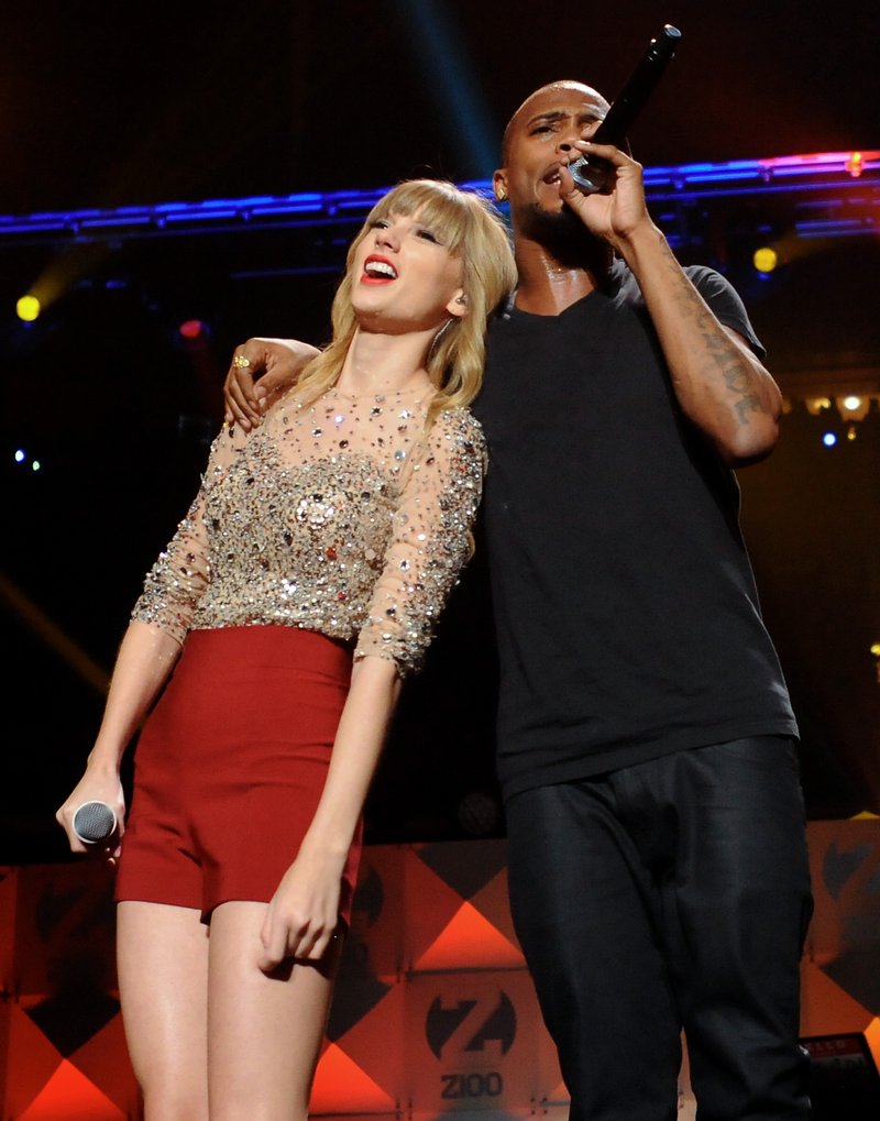 Taylor Swift at Z100's 2012 Jingle Ball — photo 407