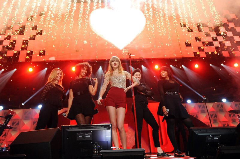 Taylor Swift at Z100's 2012 Jingle Ball — photo 416
