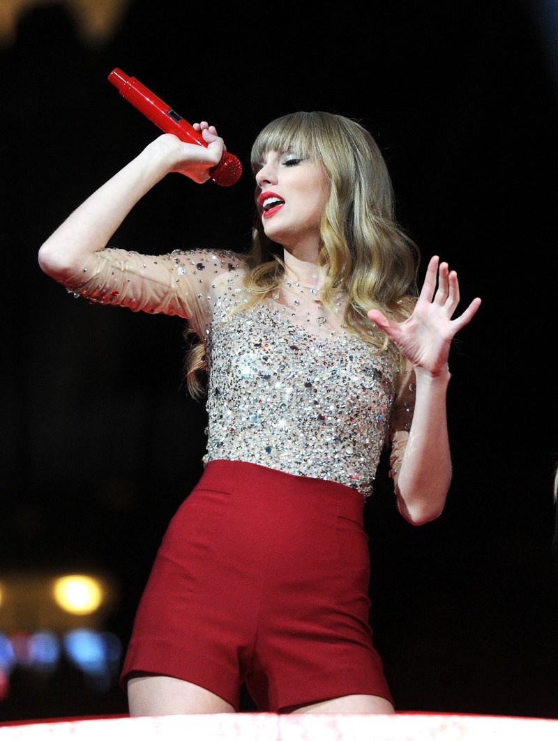 Taylor Swift at Z100's 2012 Jingle Ball — photo 441