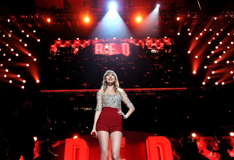 Taylor Swift at Z100's 2012 Jingle Ball — photo 445