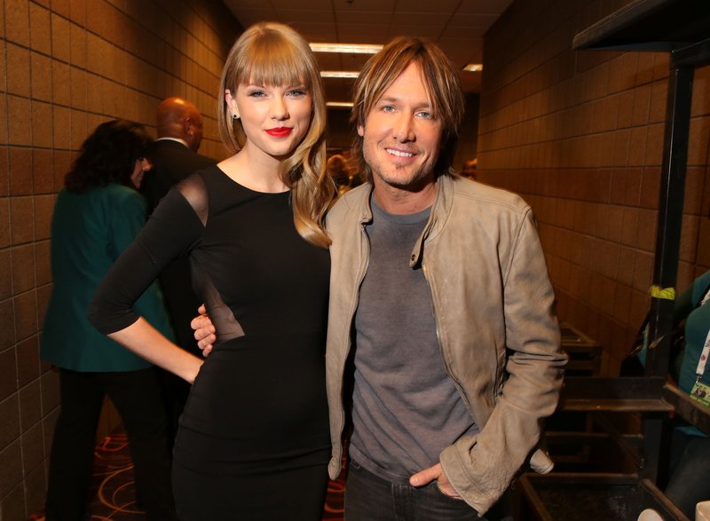 Taylor Swift at ACM Presents: Tim McGraw's Superstar Summer Night — photo 3