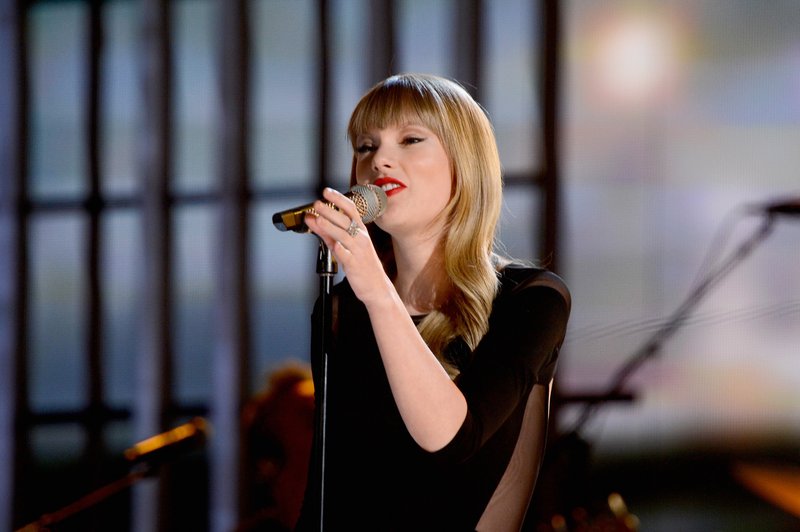 Taylor Swift at ACM Presents: Tim McGraw's Superstar Summer Night — photo 41