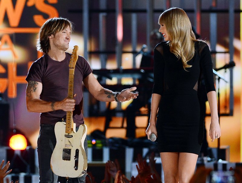 Taylor Swift at ACM Presents: Tim McGraw's Superstar Summer Night — photo 66