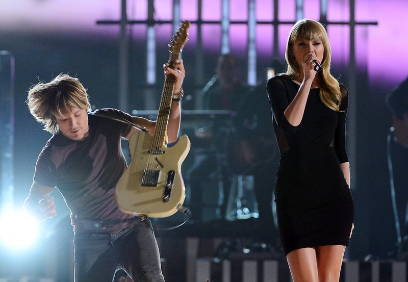 Taylor Swift at ACM Presents: Tim McGraw's Superstar Summer Night — photo 72