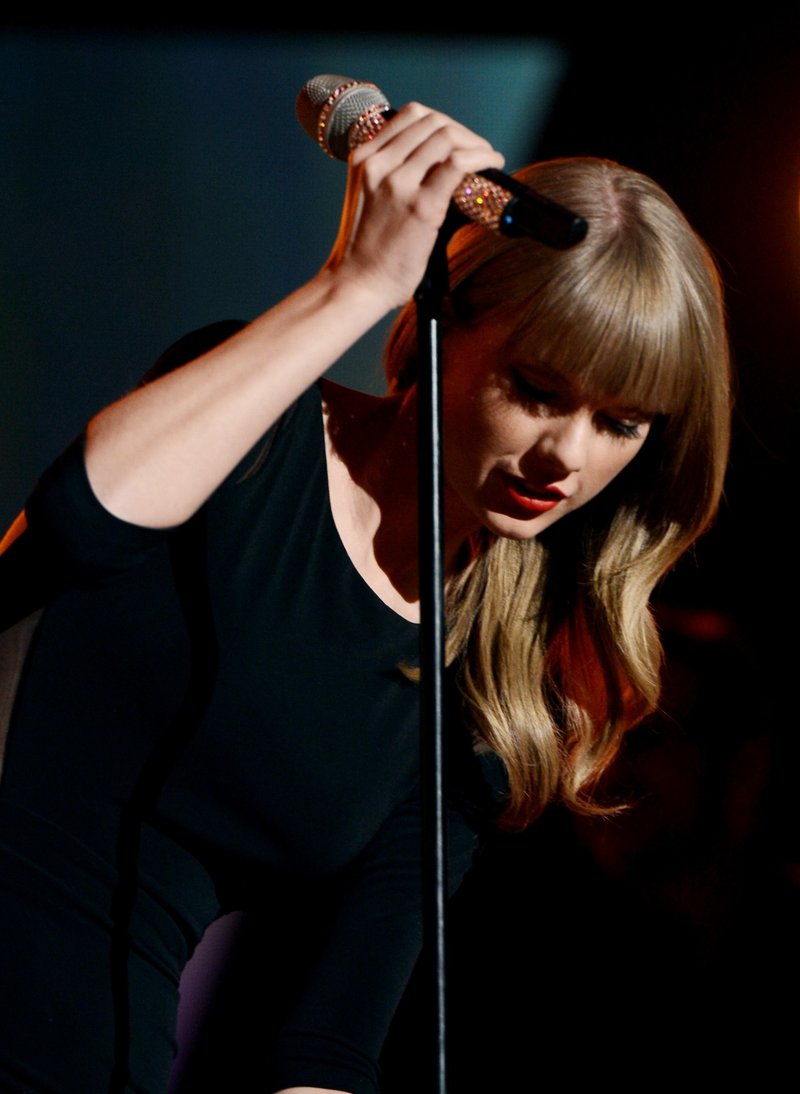 Taylor Swift at ACM Presents: Tim McGraw's Superstar Summer Night — photo 90