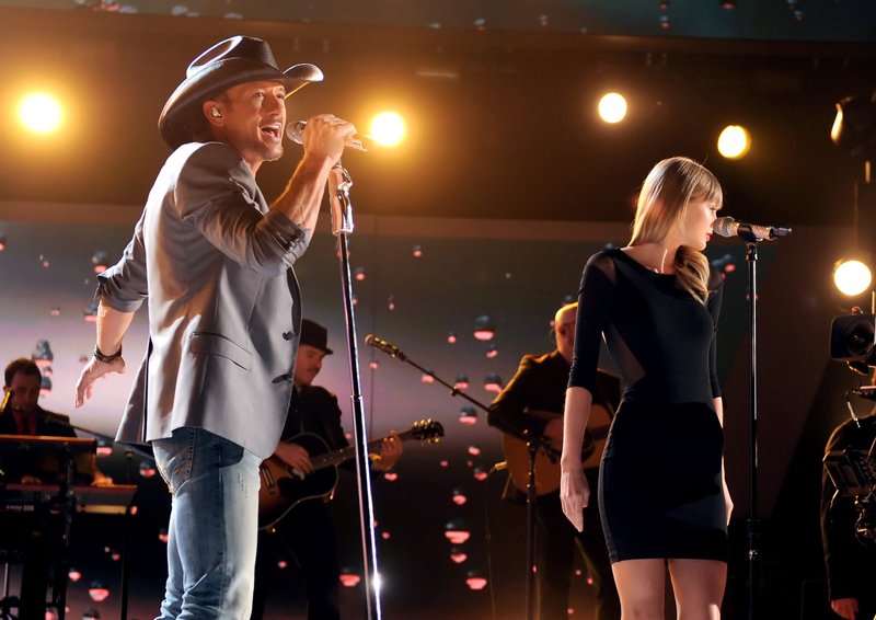 Taylor Swift at ACM Presents: Tim McGraw's Superstar Summer Night — photo 115