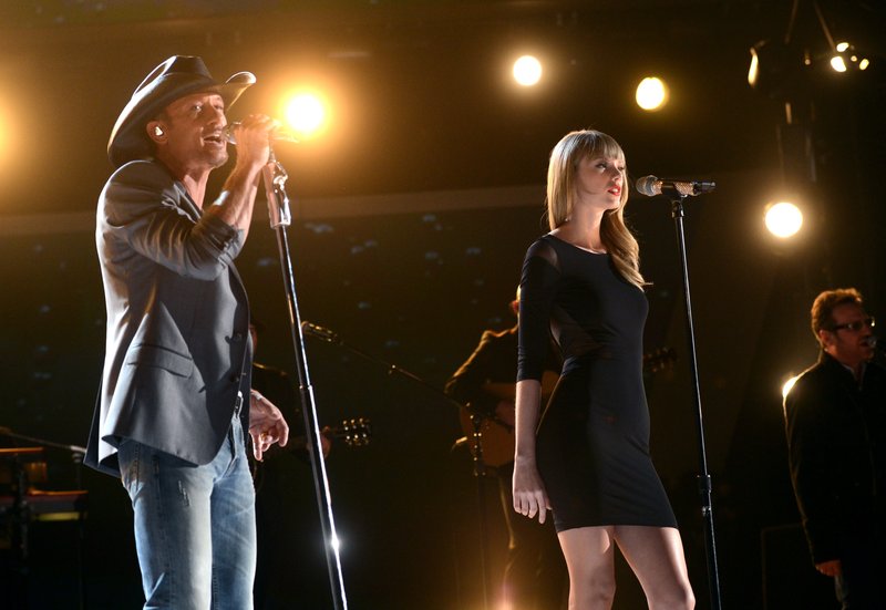 Taylor Swift at ACM Presents: Tim McGraw's Superstar Summer Night — photo 118