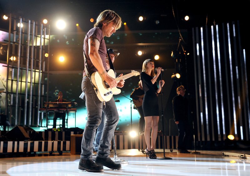 Taylor Swift at ACM Presents: Tim McGraw's Superstar Summer Night — photo 121