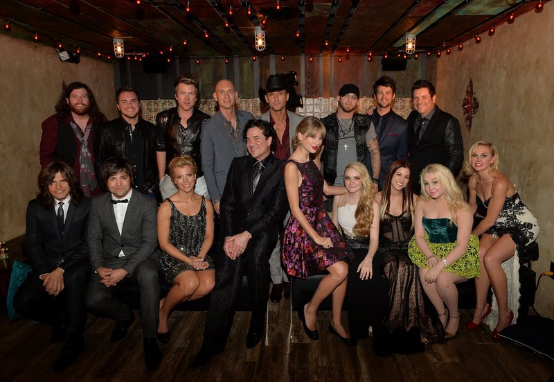 Taylor Swift at Big Machine Label Group CMA Awards After Party — photo 5