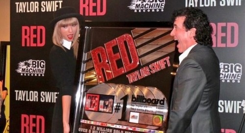 Taylor Swift at Big Machine Records Press Party — photo 2