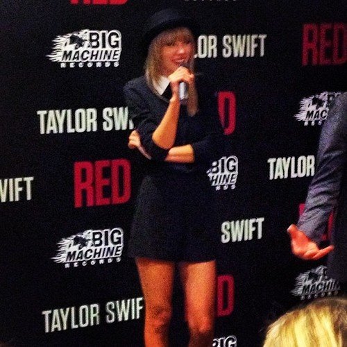 Taylor Swift at Big Machine Records Press Party — photo 5