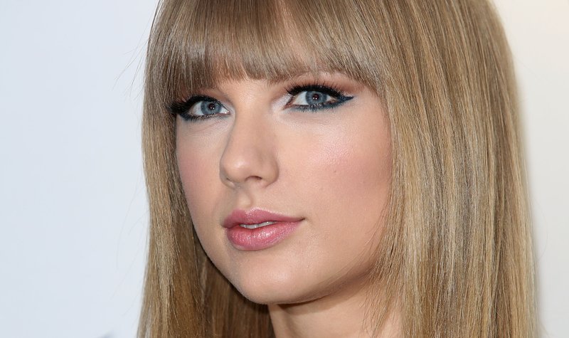 Taylor Swift at 2013 Capital FM Summertime Ball — photo 3