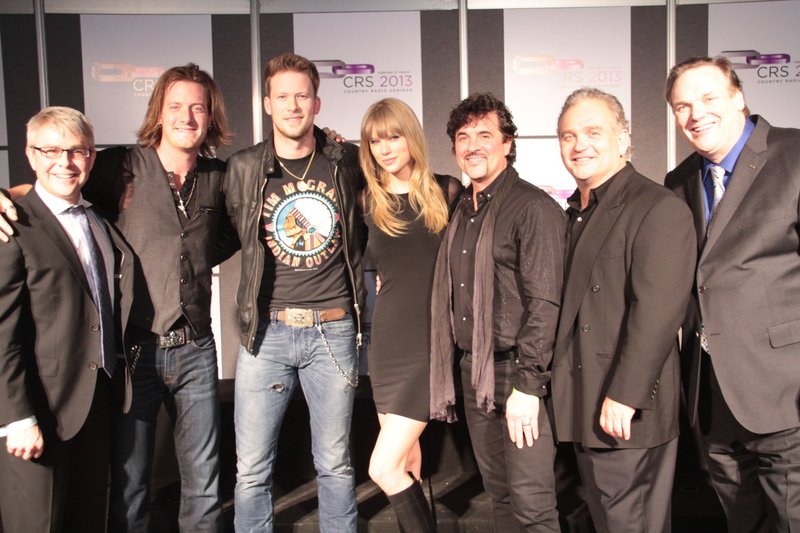 Taylor Swift at Country Radio Seminar 2013 — photo 3