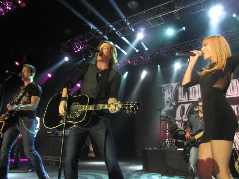 Taylor Swift at Country Radio Seminar 2013 — photo 4