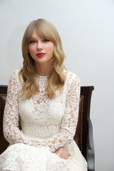 Taylor Swift at "One Chance" Press Conference — photo 8