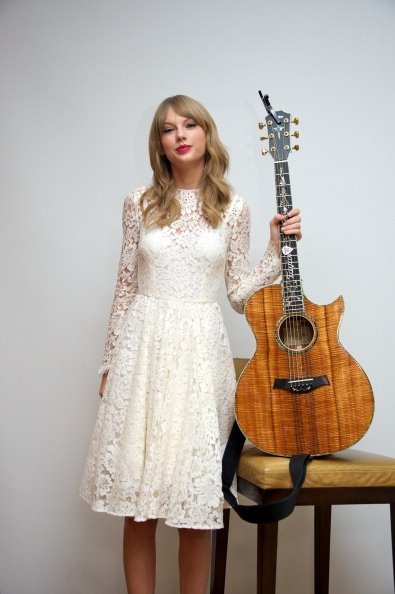 Taylor Swift at "One Chance" Press Conference — photo 9
