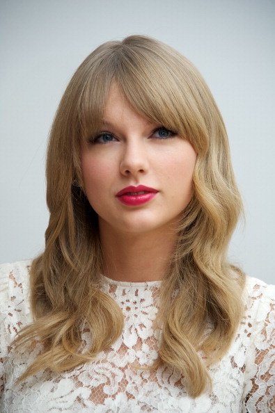 Taylor Swift at "One Chance" Press Conference — photo 10