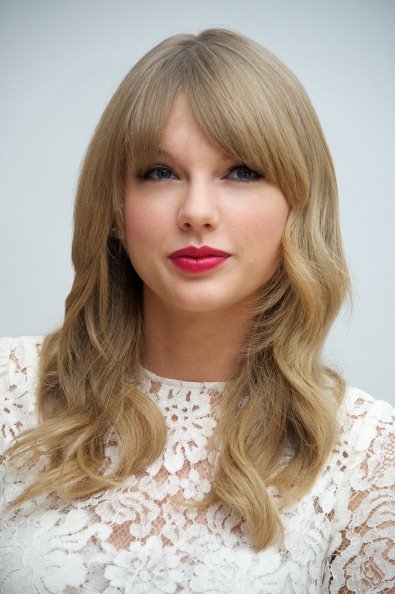 Taylor Swift at "One Chance" Press Conference — photo 12