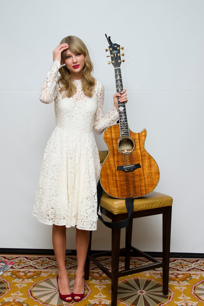 Taylor Swift at "One Chance" Press Conference — photo 20