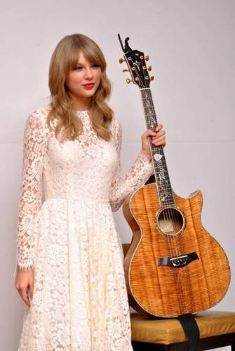 Taylor Swift at "One Chance" Press Conference — photo 43