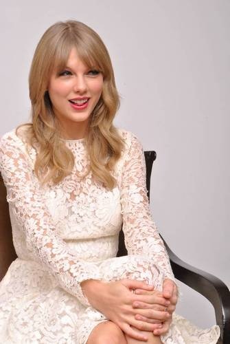 Taylor Swift at "One Chance" Press Conference — photo 46