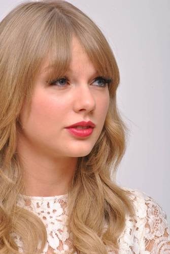 Taylor Swift at "One Chance" Press Conference — photo 47