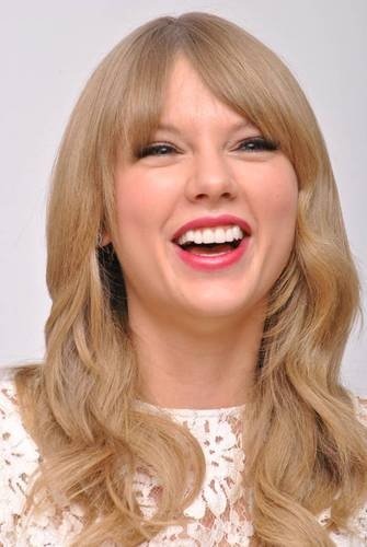 Taylor Swift at "One Chance" Press Conference — photo 48