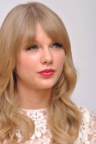 Taylor Swift at "One Chance" Press Conference — photo 49