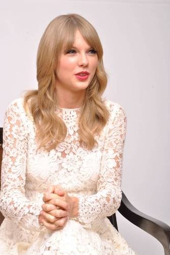 Taylor Swift at "One Chance" Press Conference — photo 51