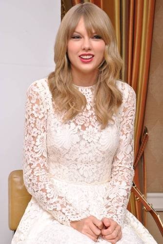 Taylor Swift at "One Chance" Press Conference — photo 54