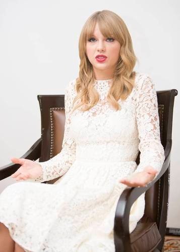 Taylor Swift at "One Chance" Press Conference — photo 79