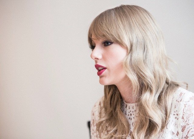 Taylor Swift at "One Chance" Press Conference — photo 97