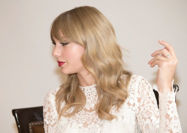 Taylor Swift at "One Chance" Press Conference — photo 100