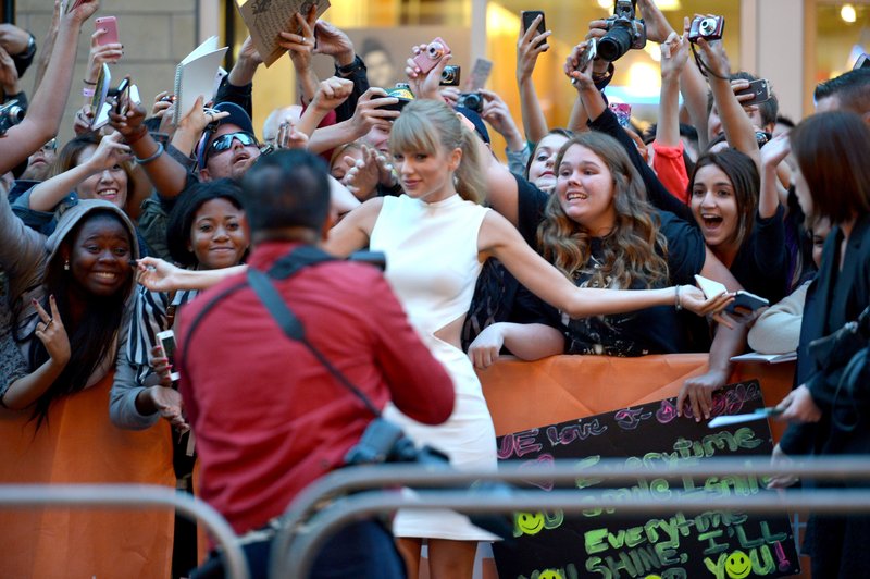 Taylor Swift at "One Chance" World Premiere — photo 50