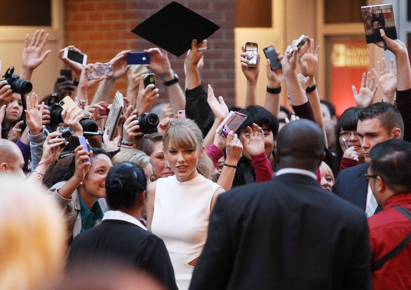Taylor Swift at "One Chance" World Premiere — photo 133