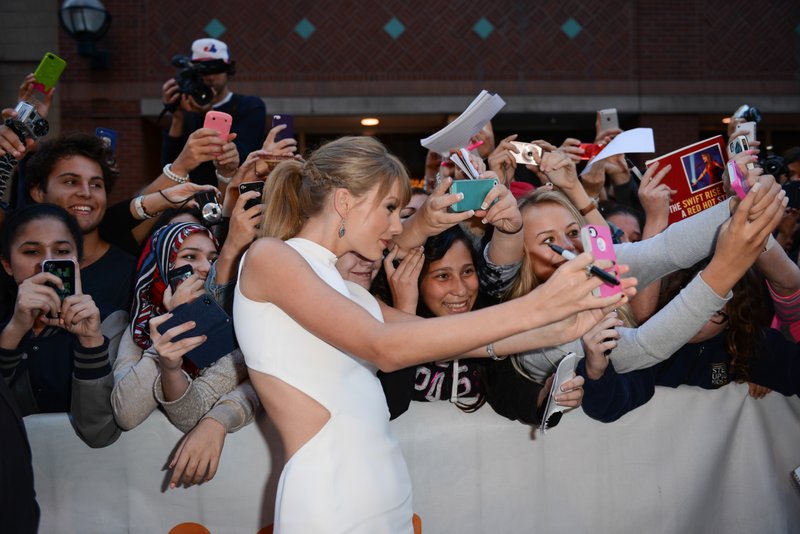 Taylor Swift at "One Chance" World Premiere — photo 181
