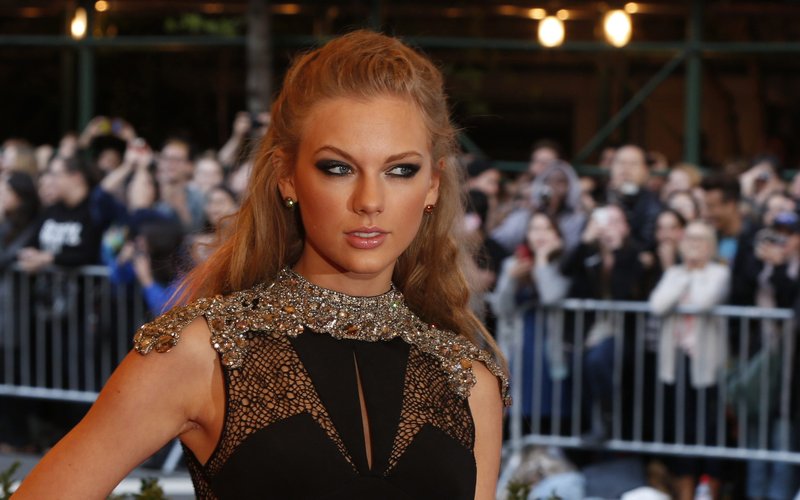 Taylor Swift at "PUNK: Chaos To Couture" Costume Institute Gala — photo 71