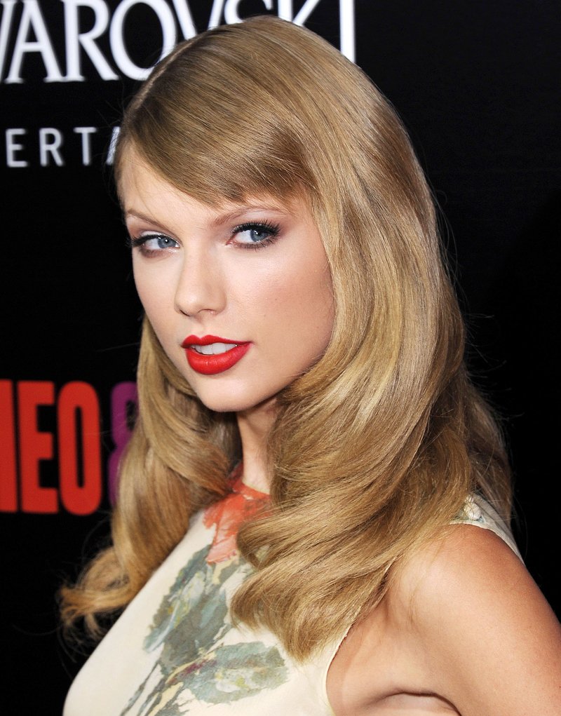 Taylor Swift at "Romeo And Juliet" Premiere — photo 11
