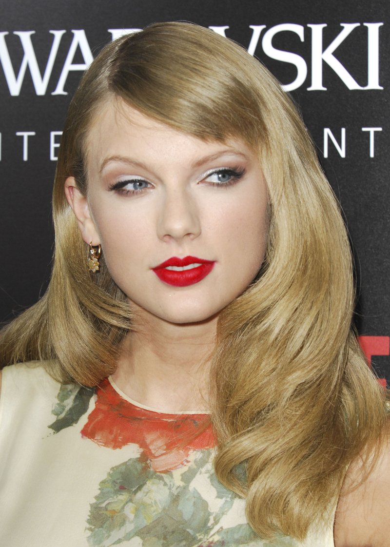 Taylor Swift at "Romeo And Juliet" Premiere — photo 88