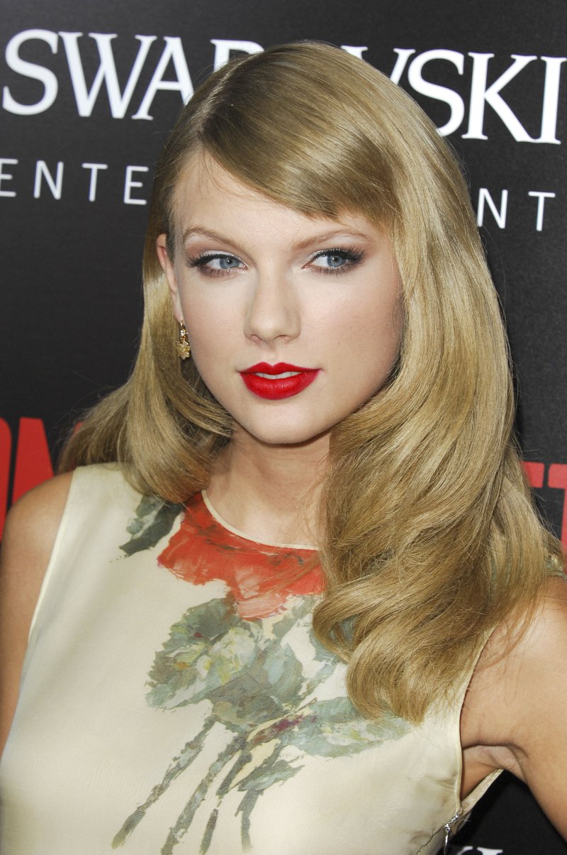 Taylor Swift at "Romeo And Juliet" Premiere — photo 89