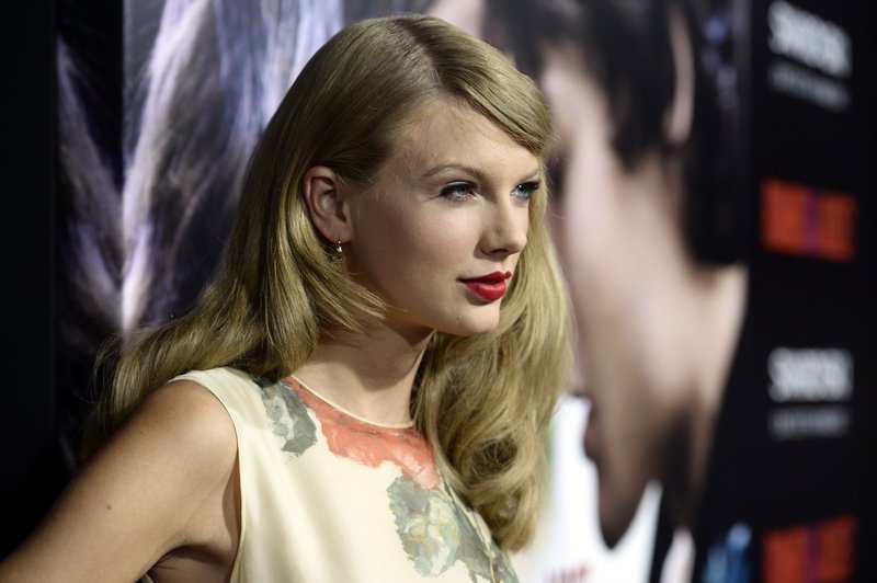 Taylor Swift at "Romeo And Juliet" Premiere — photo 250