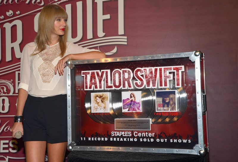 Taylor Swift at Staples Center Press Conference — photo 38