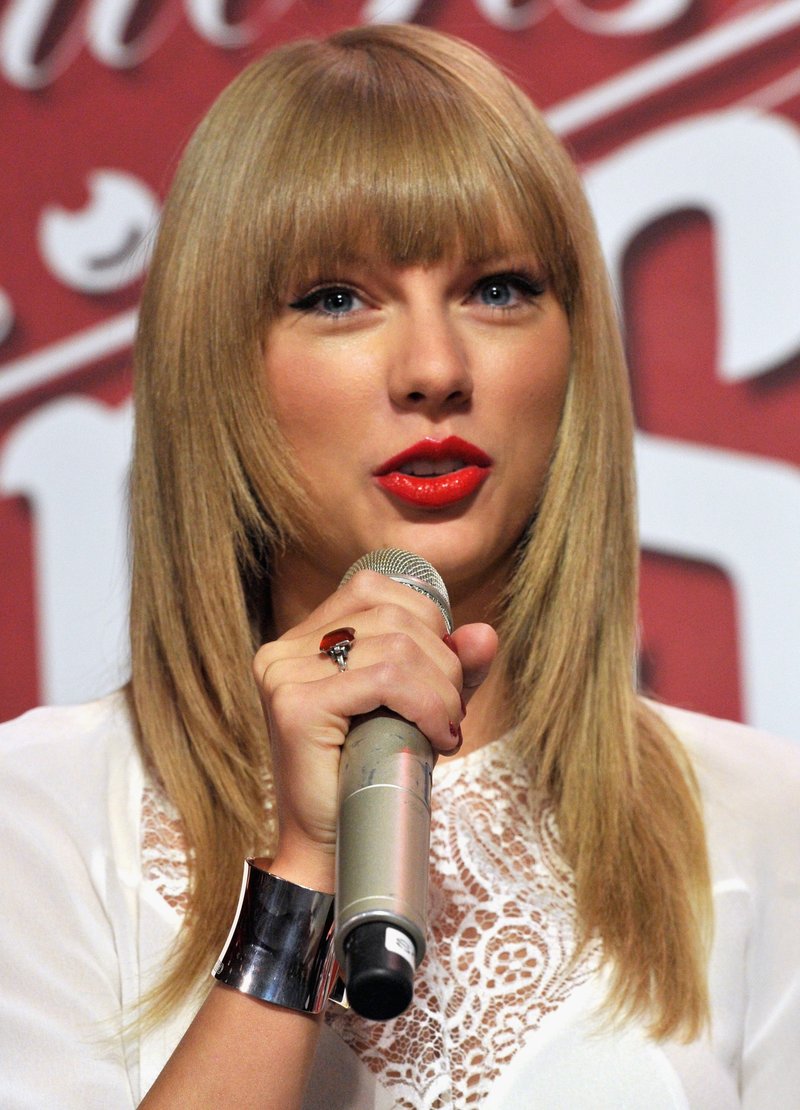 Taylor Swift at Staples Center Press Conference — photo 51