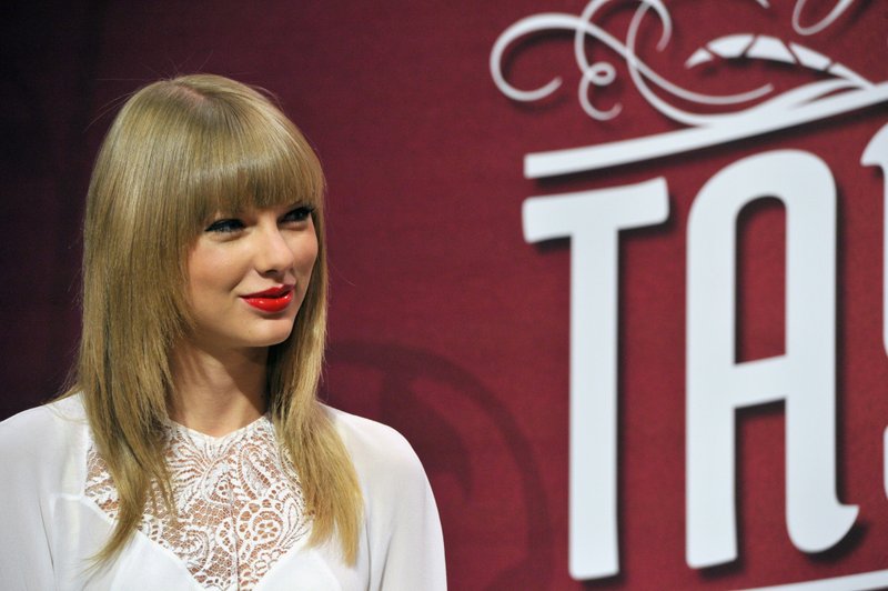 Taylor Swift at Staples Center Press Conference — photo 52
