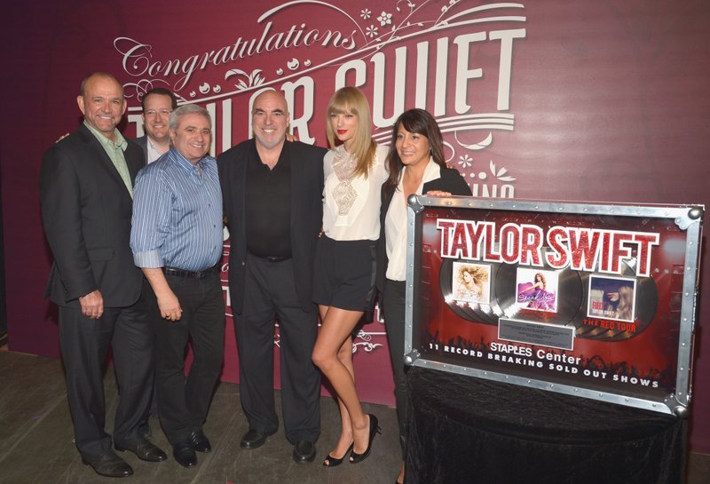 Taylor Swift at Staples Center Press Conference — photo 72