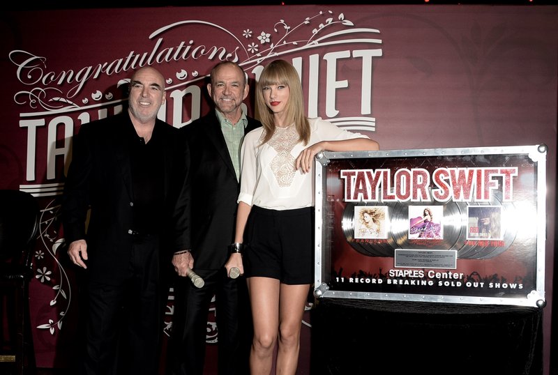 Taylor Swift at Staples Center Press Conference — photo 75