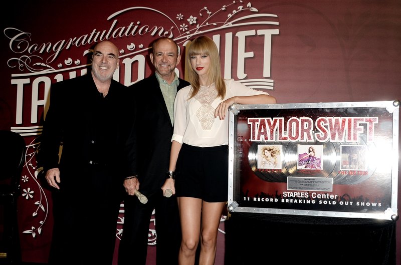Taylor Swift at Staples Center Press Conference — photo 78