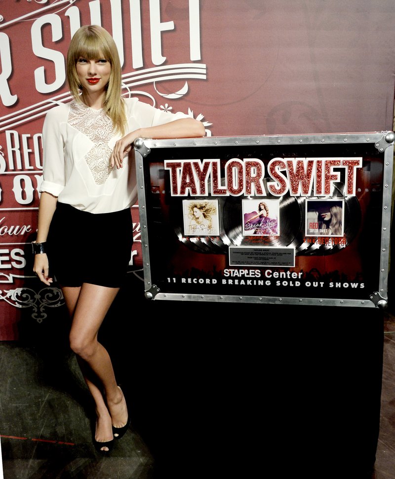 Taylor Swift at Staples Center Press Conference — photo 84