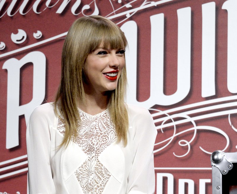 Taylor Swift at Staples Center Press Conference — photo 85