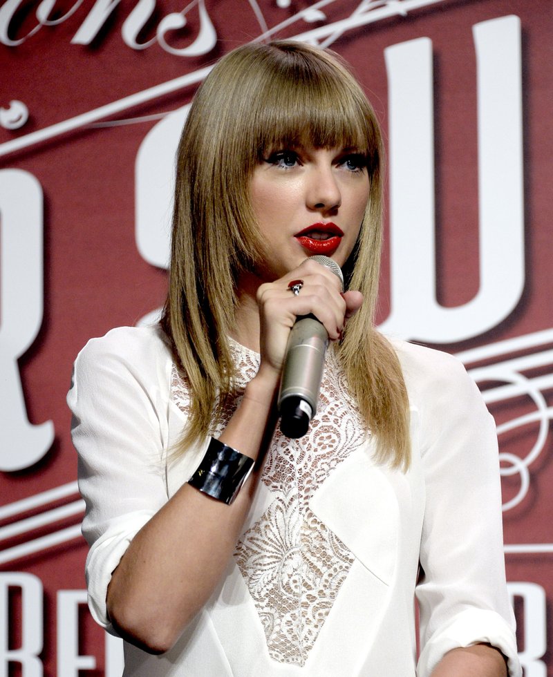 Taylor Swift at Staples Center Press Conference — photo 90